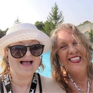 Meet your Posher, Holli